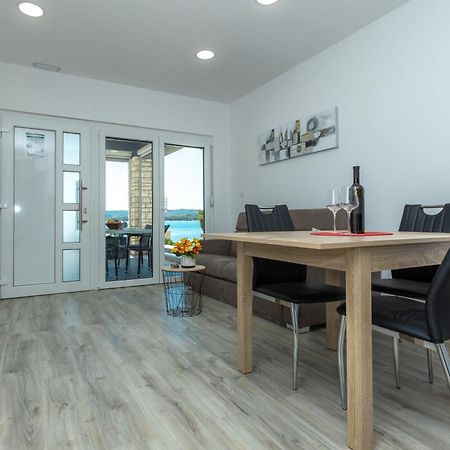 Apartments Maris Sveti Filip i Jakov Kamer foto
